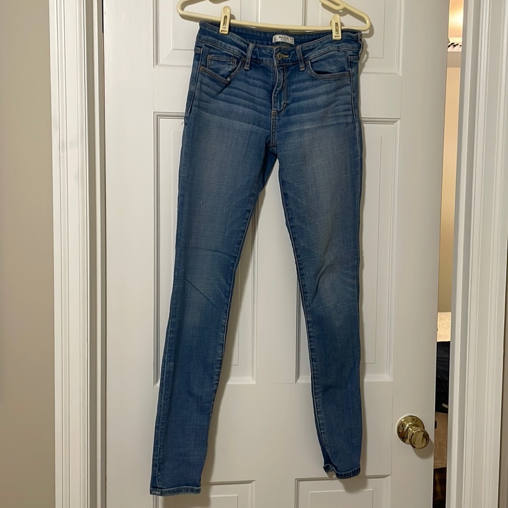 Abercrombie & Fitch skinny jeans. Size 6 long